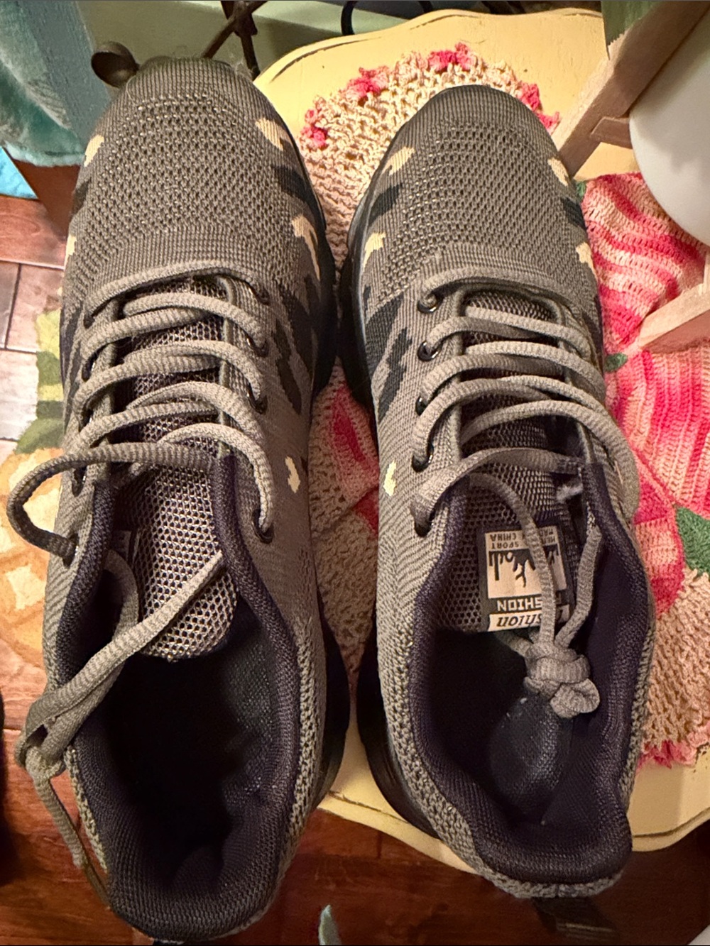 🪖🪖🪖BOGOHO🪖🪖🪖Men's Olive Green Camo Knit Athletic Sneakers-M-8.5 W-10 - Picture 2 of 6
